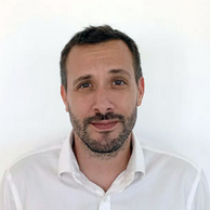 Alexandros Karakostas, professeur en économie à l'ESSCA Lyon