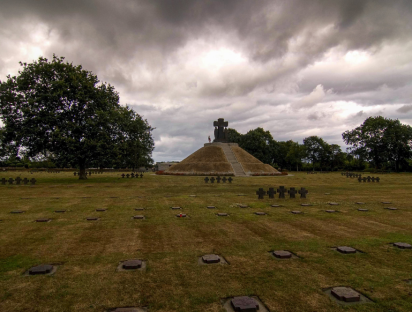 Le cimetière de la Cambe en Normandie - Illustration pour une série d'articles dans le cadre du 60e anniversaire du Traité de l'Elysée