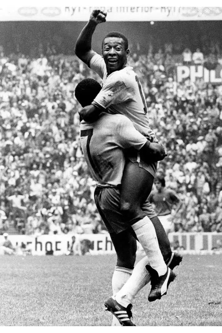 Interview d'Albrecht Sonntag pour le journal brésilien "Headline" - Pelé était la première superstar du football mondial